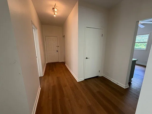 804 W Lakeside Pl #201 — Photo 2