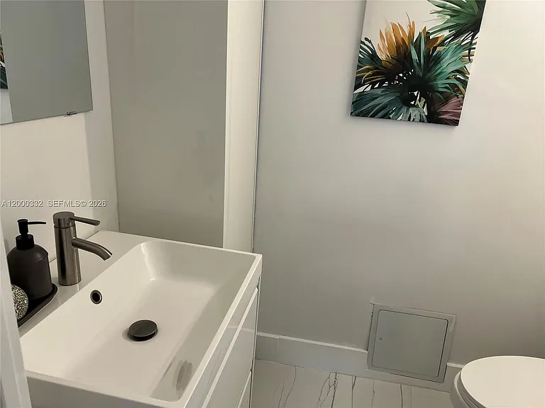 6545 Indian Creek Dr #506 — Photo 13