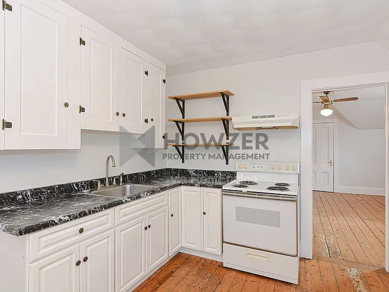 27 Hayward St #3 — Photo 16