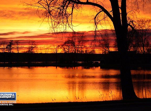 Spectacular double sunsets over Little Lake and Green Bay