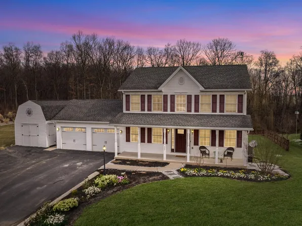 1737 Raven Dr, Chambersburg, PA 17202