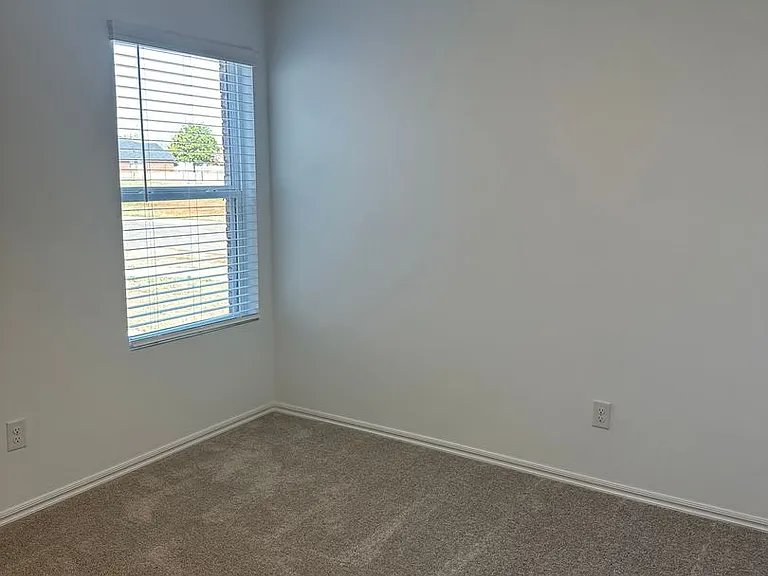 1076 Westbrook Blvd — Photo 6