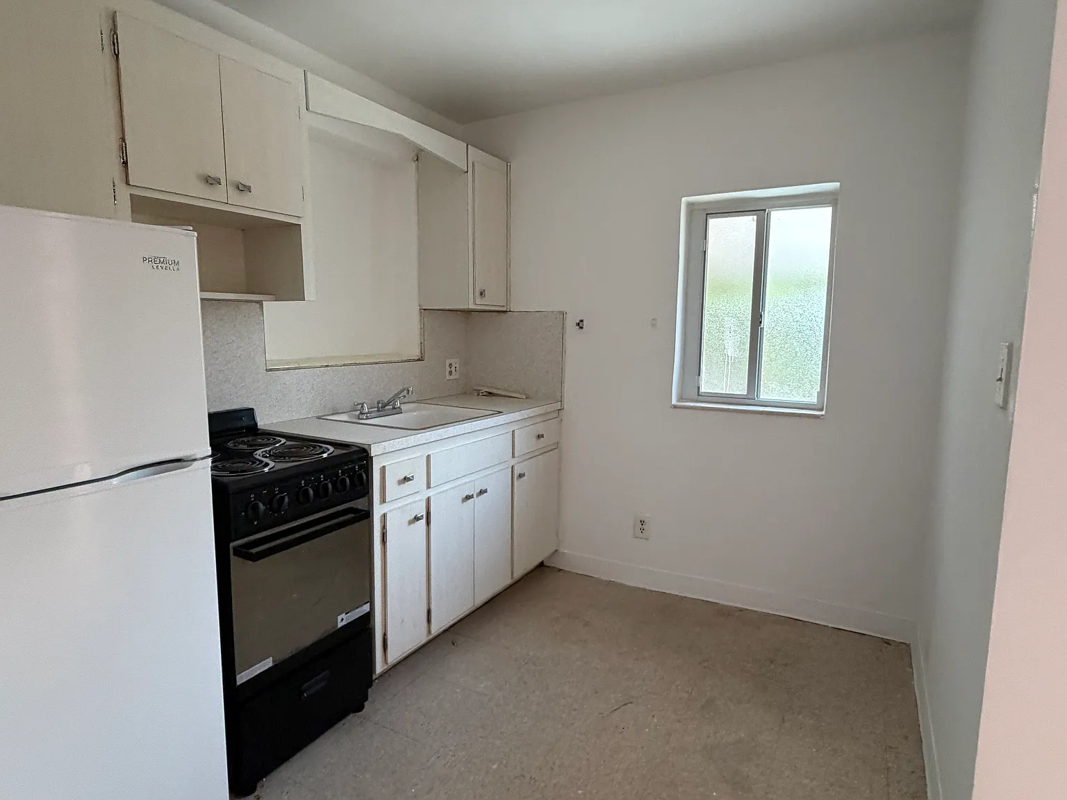 Studio, 250 sqft, $1,250 — Photo 4
