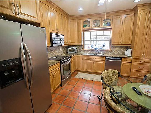 4th image of 8883 SW 62nd Ter #10-B