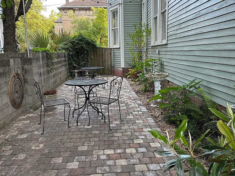 23 E 33rd St #A — Photo 4
