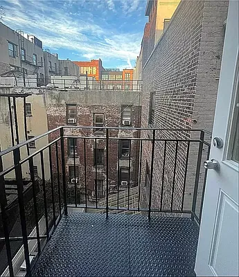 Rented by REAL New York | media 10