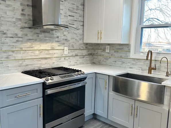 483 East Ave #2, Sewaren, NJ 07077