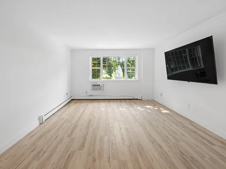 2 Consulate Dr #1-O — Photo 7