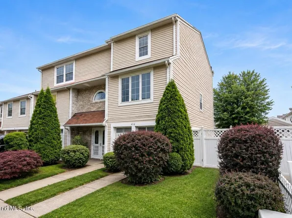 414 Wilcox St, Staten Island, NY 10303