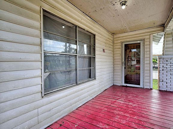 3rd image of 402 Helena St