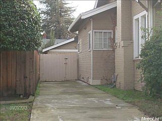 3rd image of 1210 W Acacia St