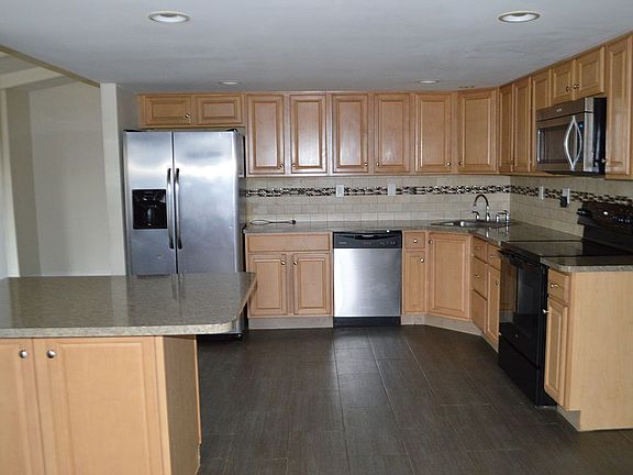 2nd image of 43 Snowberry Ln