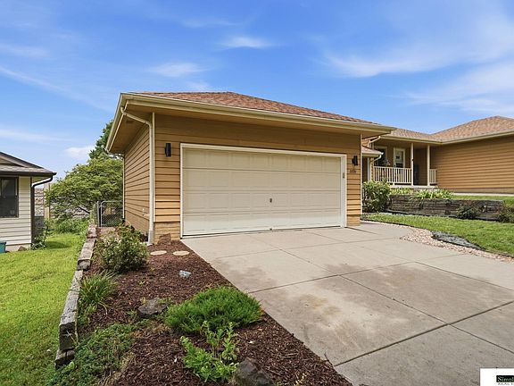 3rd image of 3321 Mickaela Ln