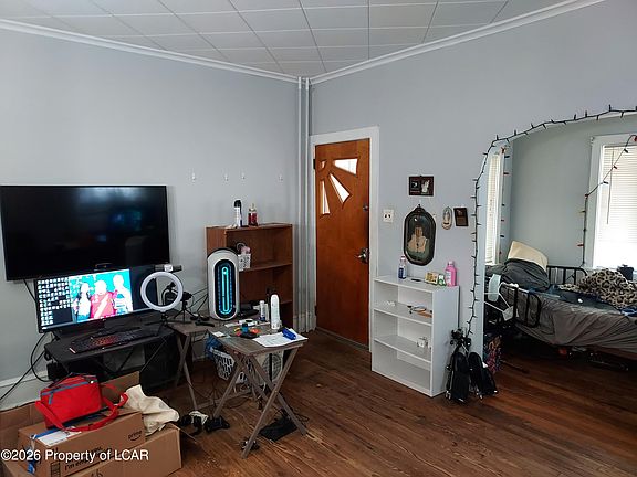 2nd image of 337 Walnut St