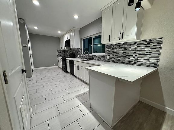 3rd image of 317 E Julian St