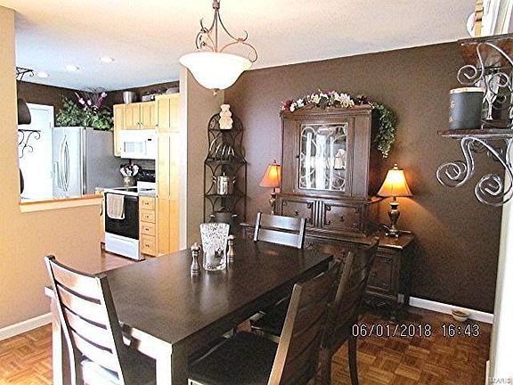 Dining Room looking into the kitchen