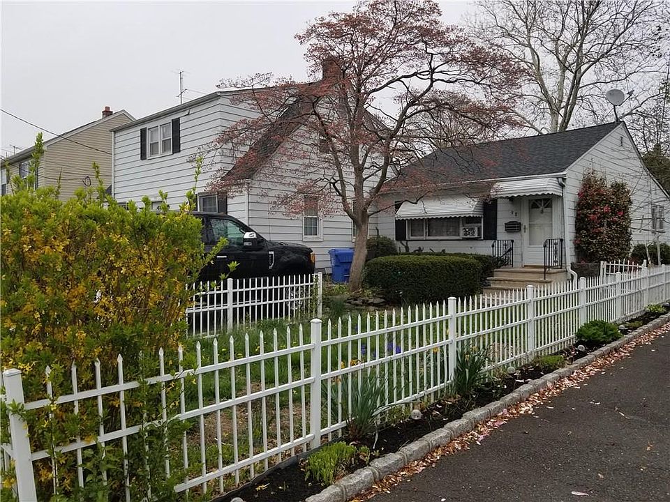 2nd image of 100 N Maple St