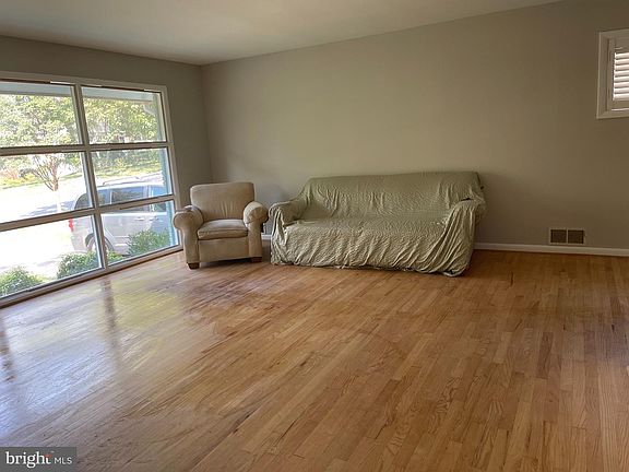 3rd image of 1011 Welsh Dr