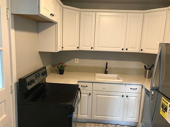 5th image of 73 Cambridge Dr