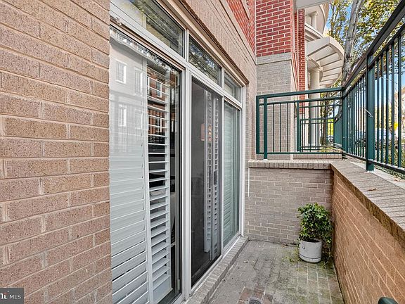 3rd image of 66 Franklin St Unit 101