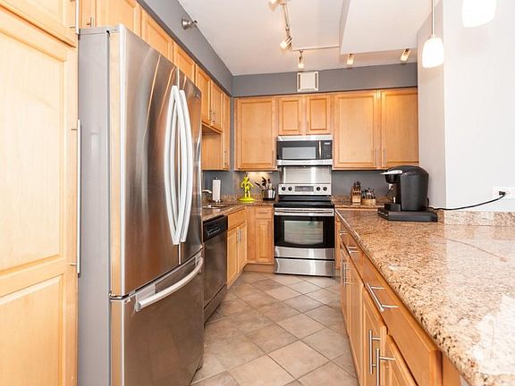5th image of 435 W Erie St APT 1307