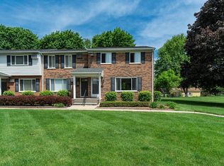 1147 Tienken Ct, Rochester Hills, MI 48306