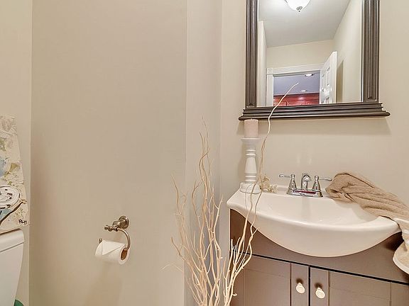 4th image of 106 Sterling Pl