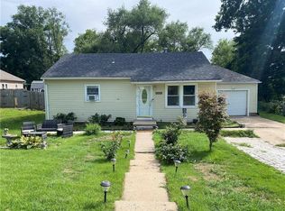 8021 Barnett Ave, Kansas City, KS 66112