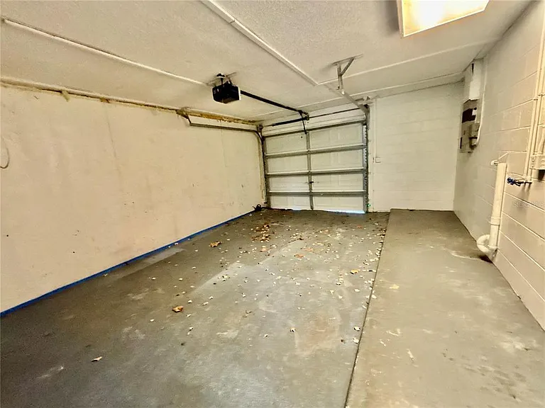 504 Blackbird Ln — Photo 25