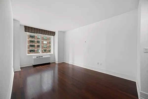 Rented by R New York | media 6