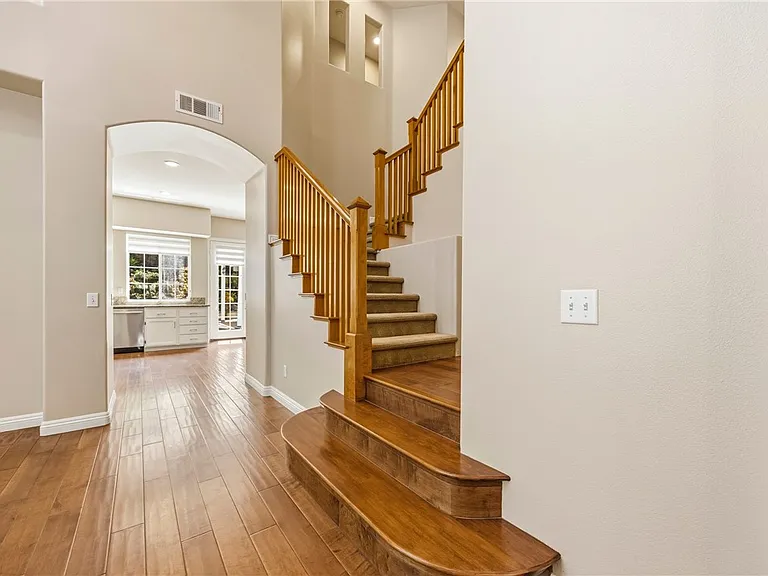 56 Turnbury Ln — Photo 14
