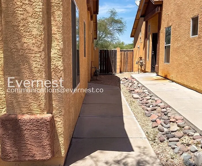 2057 E Calle Arroyo Lindo — Photo 21