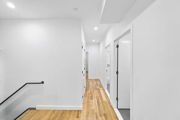 Rented by Nooklyn NYC LLC | media 6