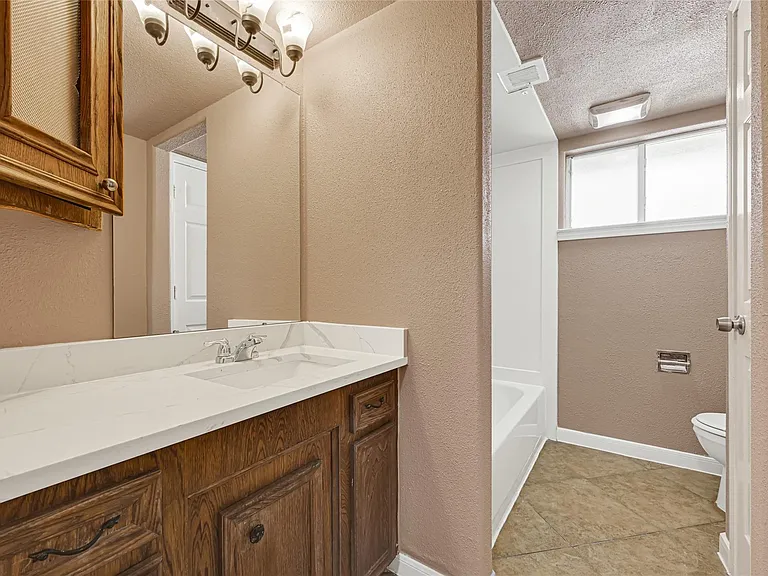 7323 Log View Dr — Photo 8