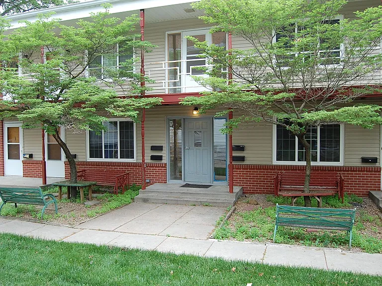 1950 Washington St. — Photo 1