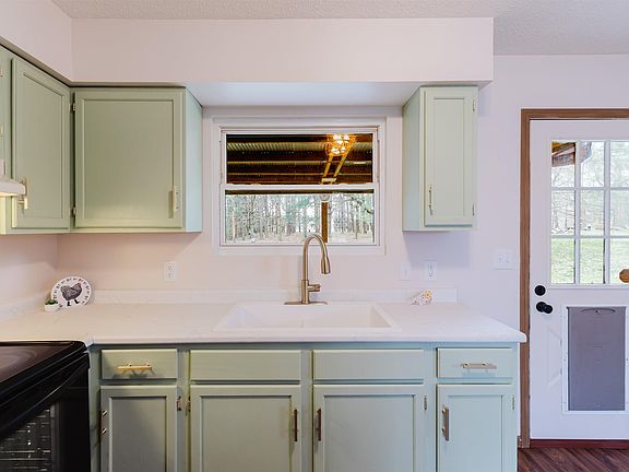 5th image of 5743 E Grand Rd