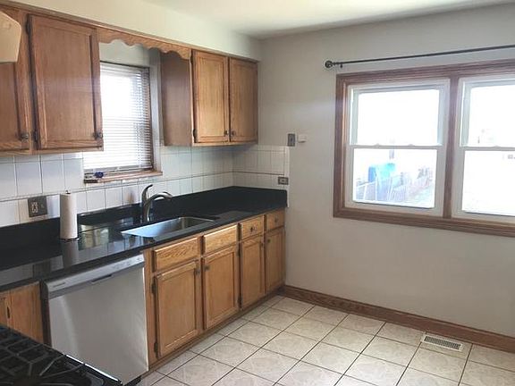 3rd image of 4236 N Odell Ave