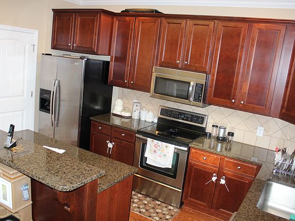5th image of 1332 Riverbrook Dr