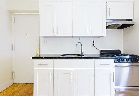 5th image of 14 Irving Ave #4