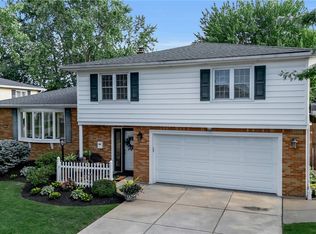 13 Wedgewood Ter, Amherst, NY 14226