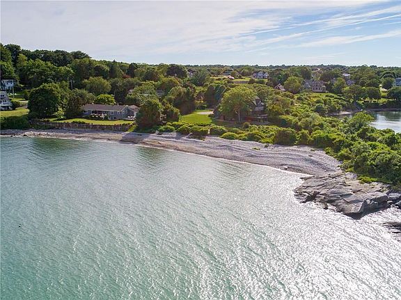 5th image of 444 Black Point Ln