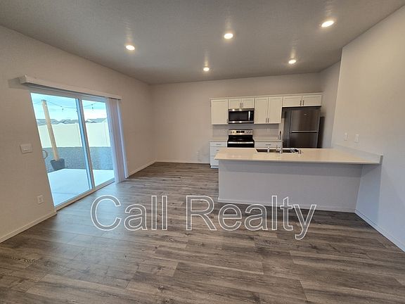 3rd image of 10526 W Duckhook Rd