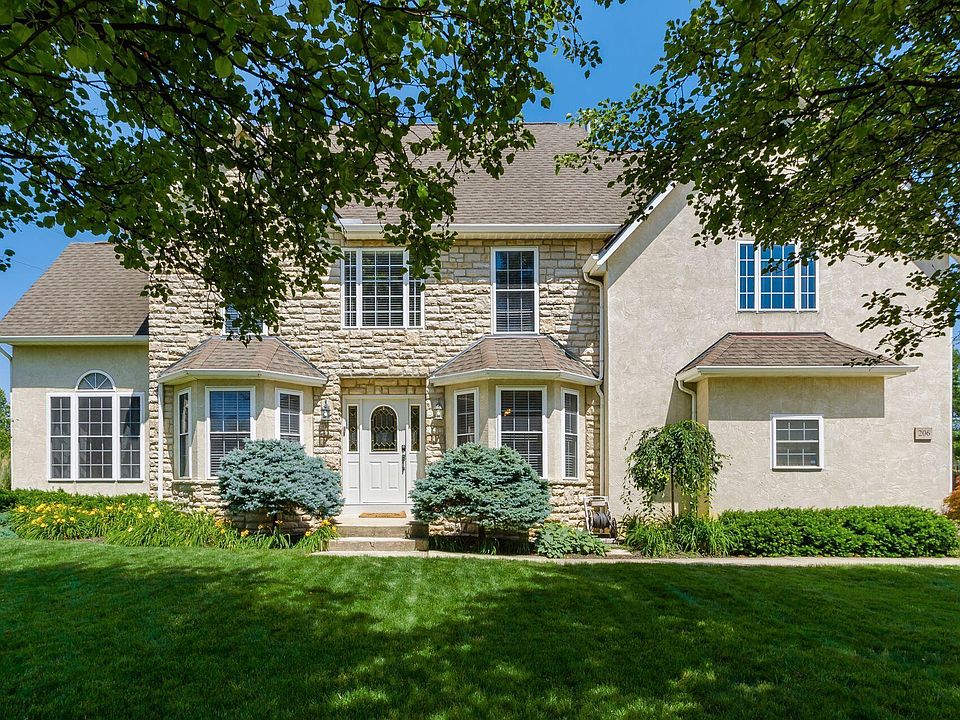 1st image of 206 Briarwood Ct
