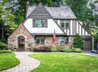 118 Andrew Rd, Manhasset, NY 11030