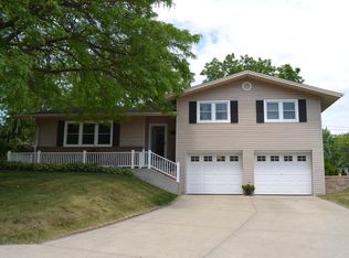 3718 Ravine Dr, Racine, WI 53405