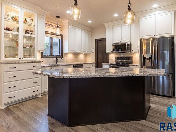 3rd image of 6211 S Cimarron Pl