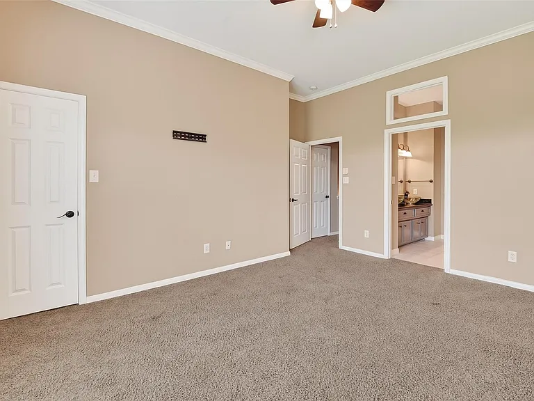 2804 Chenevert St — Photo 29