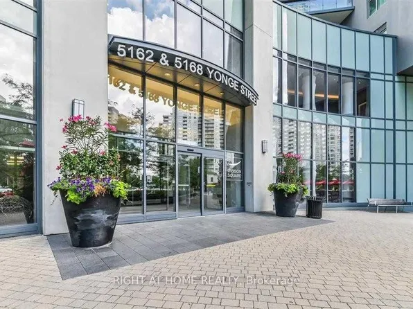 5162 Yonge St, Toronto, ON