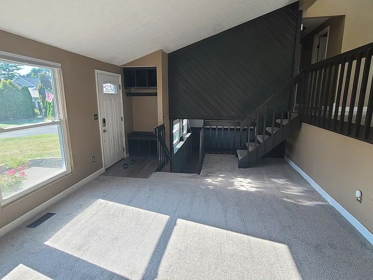 9820 Aylesworth Ln — Photo 7