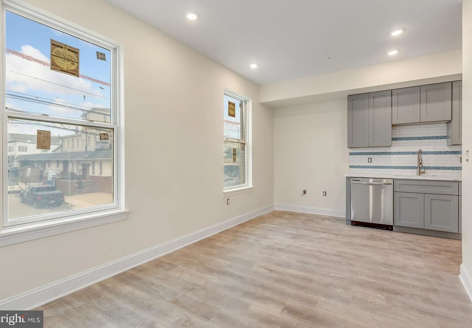 1 bed, 1.0 bath, 2736 sqft, $1,295 — Photo 4